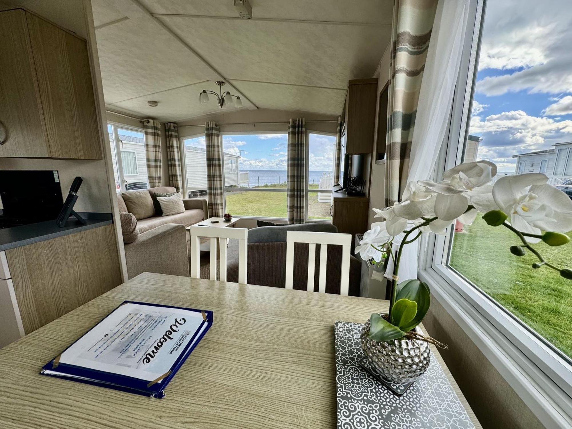 New Sea View Platinum Caravan With Huge Decking Newcastle Upon Tyne Kültér fotó